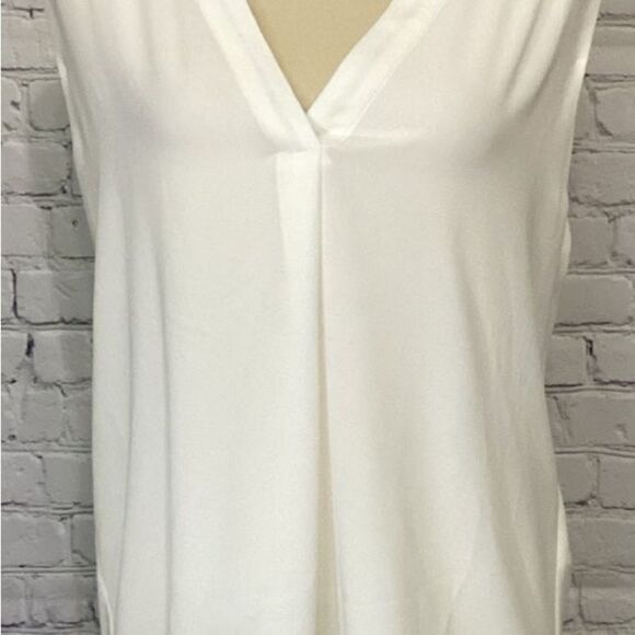 Bishop & Young Top Blouse Women’s Size Small Color Cream Sleeveless V Neck - Picture 7 of 8